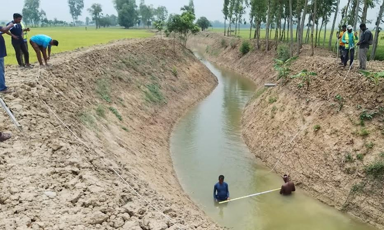বরগুনায় খাল খননে ফিরছে পানির প্রবাহ, কৃষিতে নতুন সম্ভাবনা দেখছেন চাষিরা