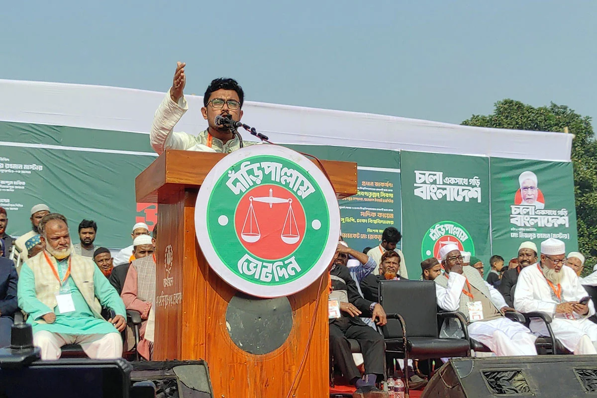 নেতৃত্বের অযোগ্যতায় ৫৪ বছর পিছিয়ে উত্তবঙ্গ: ডাকসুর ভিপি সাদিক কায়েম