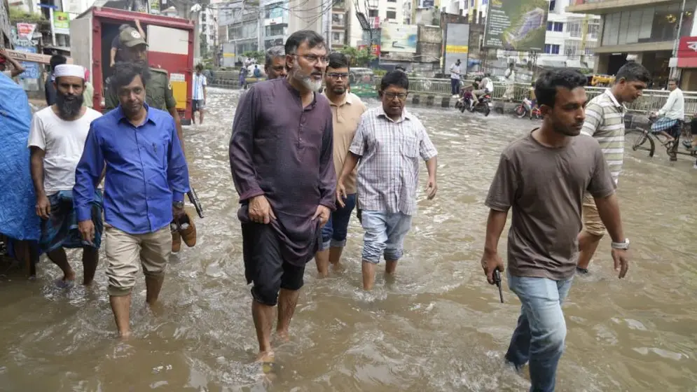 বৃষ্টির পানি দ্রুত অপসারণে নির্দেশনা, মিরপুরের জলাবদ্ধ এলাকা পরিদর্শনে ডিএনসিসি প্রশাসক