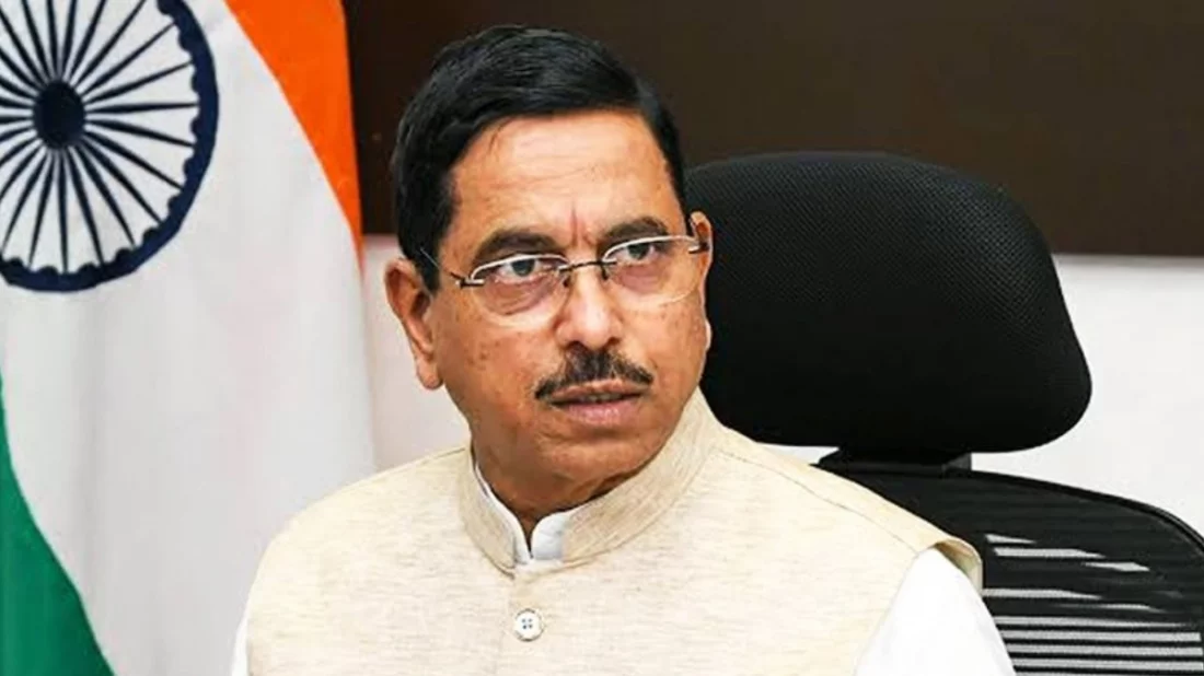 ধর্মেন্দ্র প্রধানের স্থলাভিষিক্ত প্রহ্লাদ জোশী, পেলেন ভারতের শিক্ষা মন্ত্রণালয়ের দায়িত্ব