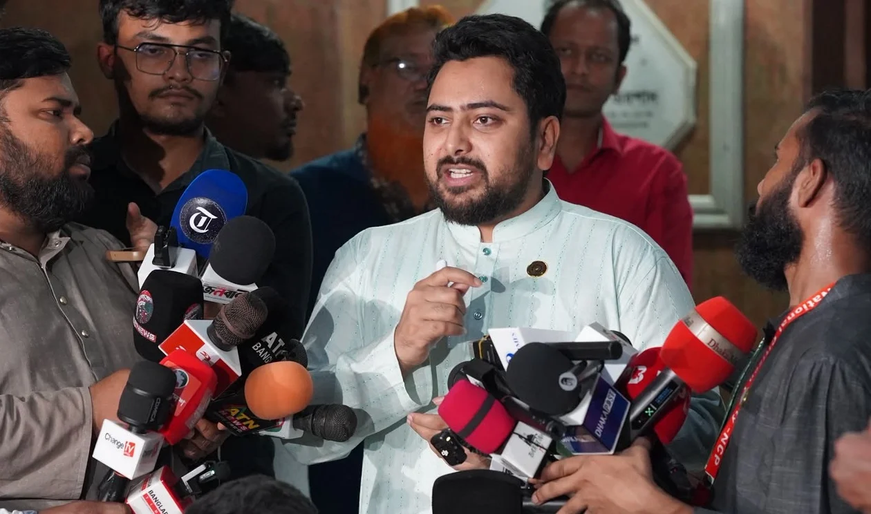 শেখ হাসিনা দেশে ফিরলে ফাঁসির রায় কার্যকর করতে হবে: নাহিদ ইসলাম