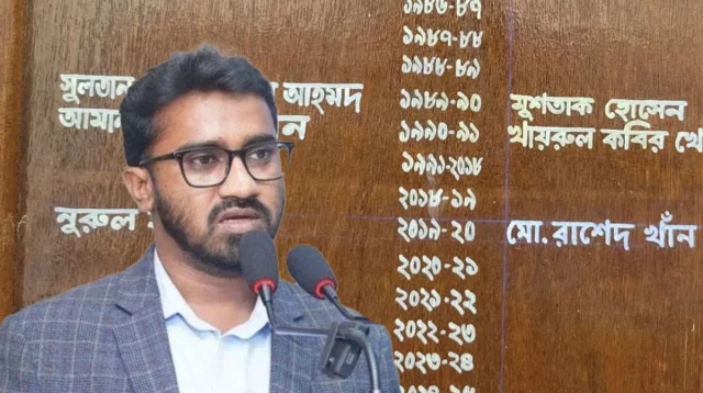 ডাকসুর অনার বোর্ডে রাশেদ খাঁনের নাম