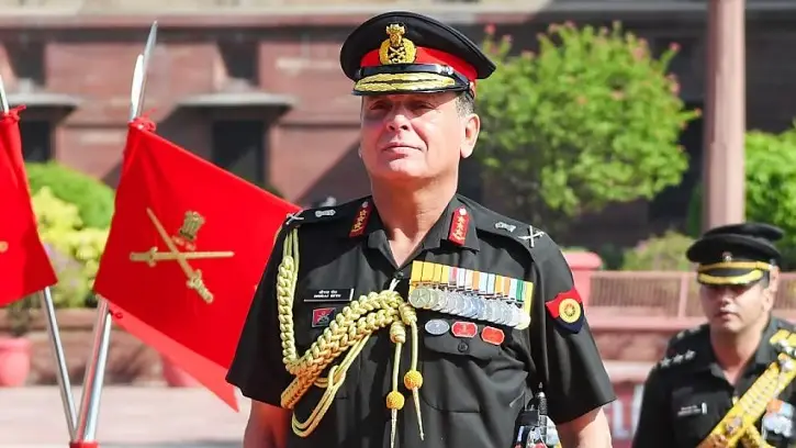 ভারতের নতুন সেনাপ্রধান হিসেবে দায়িত্ব নিলেন জেনারেল ধীরাজ শেঠ