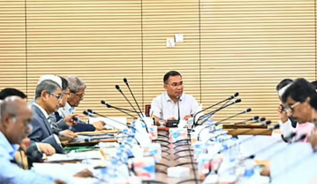 ​বিদেশি বিনিয়োগ ও দক্ষ জনবল টানতে নতুন ভিসানীতি করছে সরকার, খসড়া চূড়ান্তের দায়িত্বে অর্থমন্ত্রী