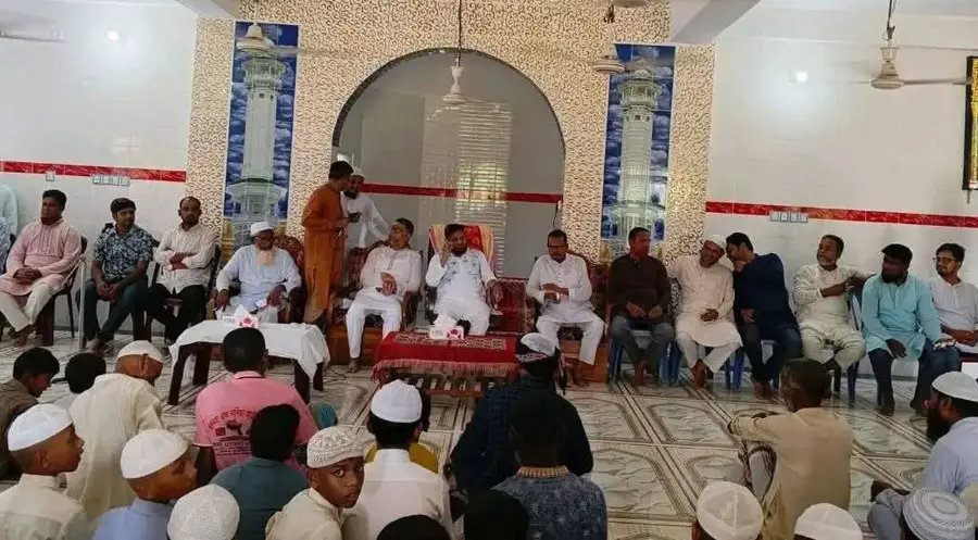 মসজিদে চেয়ার-সোফা বসিয়ে এমপির সভা, সমালোচনা