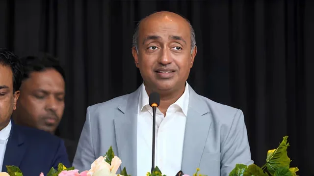 ‘উনি কীভাবে আসবেন, এটা ওনার সমস্যা; আমাদের এখতিয়ারে এলেই আইন অনুযায়ী ব্যবস্থা’: আইনমন্ত্রী