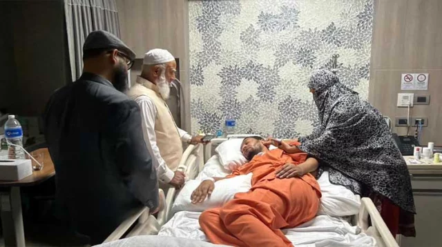ব্যাংককে আহত জুলাই যোদ্ধাদের খোঁজ নিলেন জামায়াত আমীর ডা. শফিকুর রহমান
