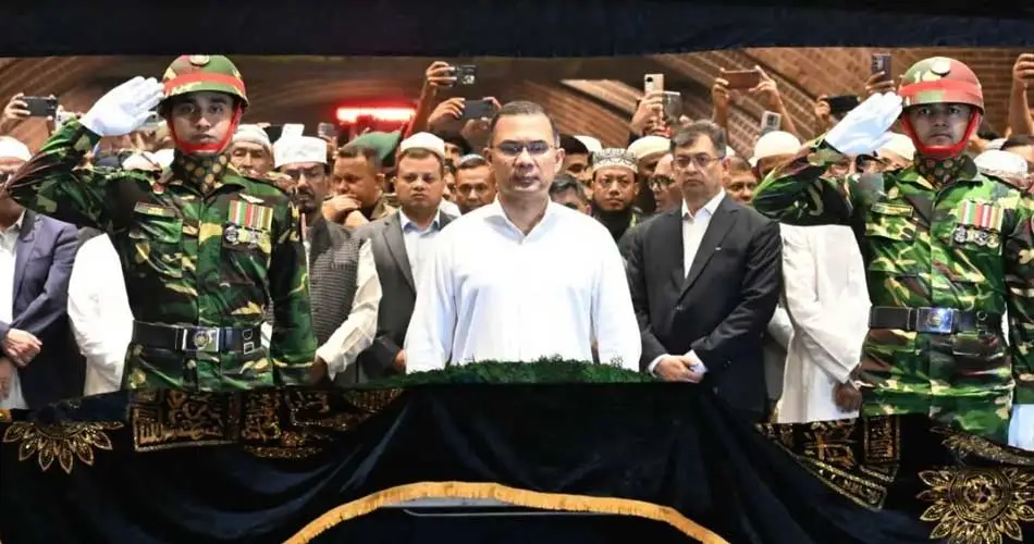 ব্যারিস্টার জমির উদ্দিন সরকারকে শেষ শ্রদ্ধা, জানাজায় প্রধানমন্ত্রী তারেক রহমান