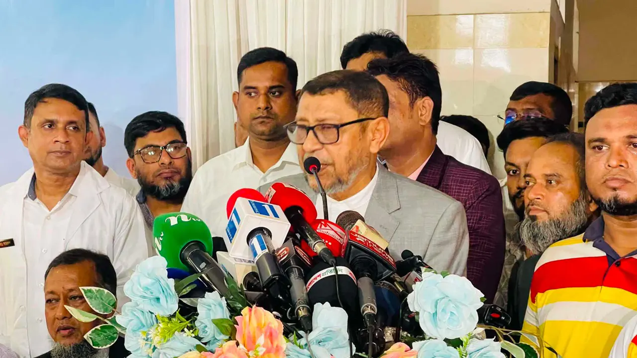 স্বাস্থ্য খাতে এক লাখ নতুন স্বাস্থ্যকর্মী ও অতিরিক্ত চিকিৎসক নিয়োগ দেওয়া হবে: স্বাস্থ্যমন্ত্রী