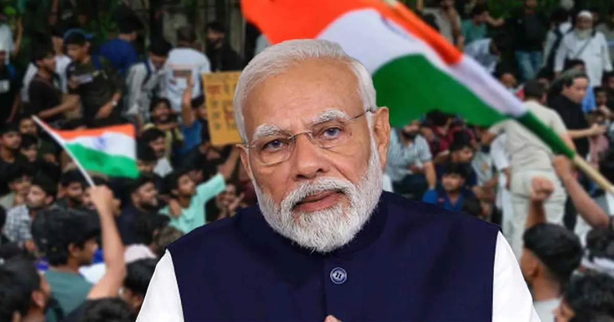 দিল্লির রাজপথে ককরোচ জনতা পার্টি, নড়বড়ে নরেন্দ্র মোদির গদি