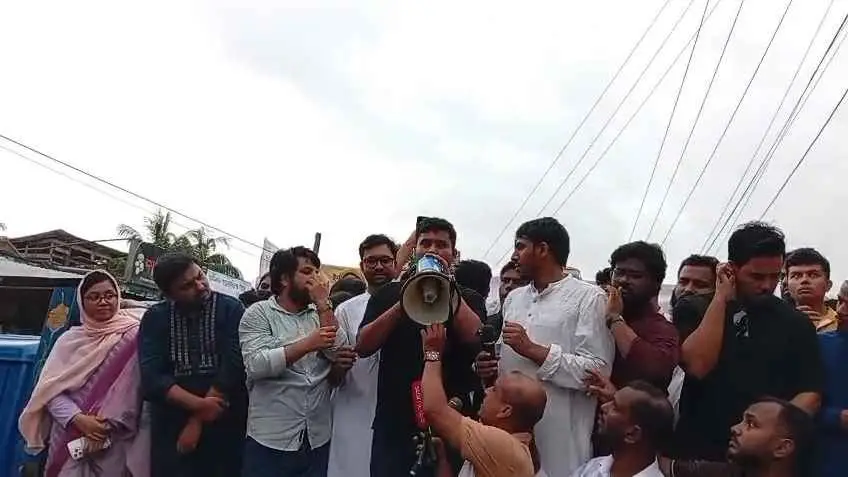 ‘জনগণের ভোটে নির্বাচিত প্রতিনিধি জনগণের কাছেই দায়বদ্ধ’: হাসনাত আবদুল্লাহ