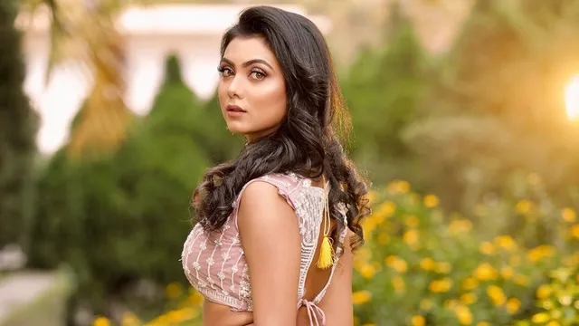 ইধিকা পালের ঢালিউড যাত্রায় ভাটা? পরপর দুই ছবি হাতছাড়া, ‘বহুরূপ’ ফ্লপে বাড়ছে প্রশ্ন