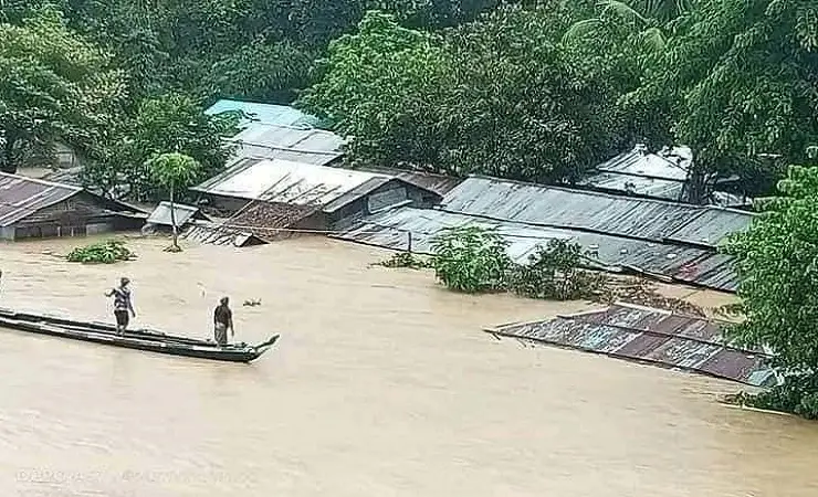 কক্সবাজারে বন্যা পরিস্থিতির অবনতি, পানিবন্দি ৫ লাখের বেশি মানুষ