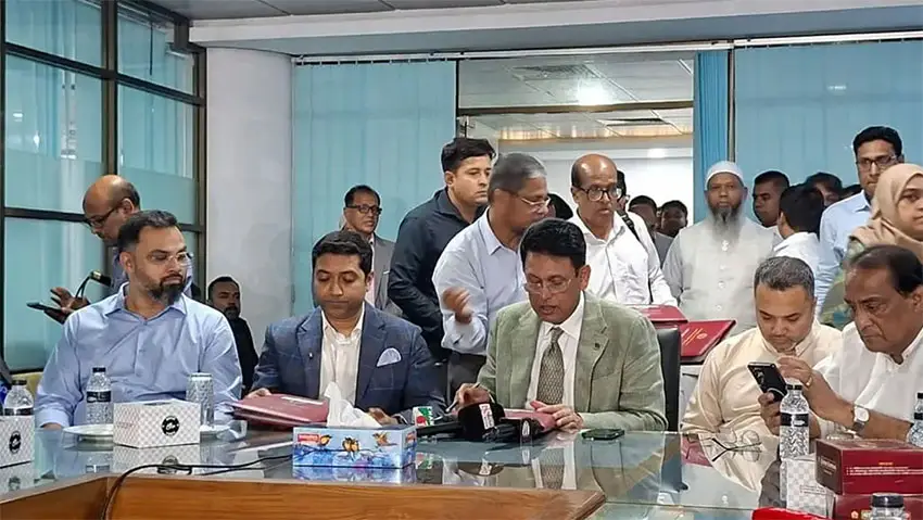 টানা বৃষ্টিতে এইচএসসি পরীক্ষা নিয়ে আজ সিদ্ধান্ত, পরিস্থিতি পর্যবেক্ষণে সরকার