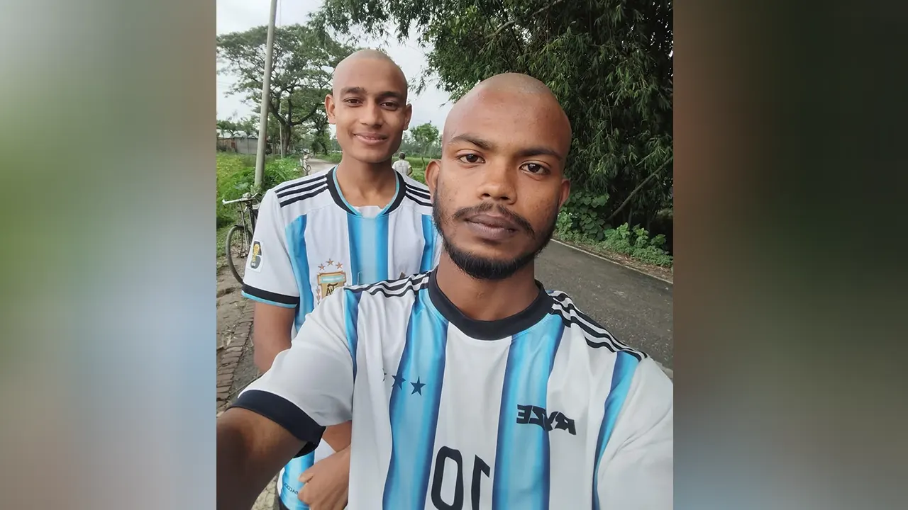 আর্জেন্টিনার হারে মাথা ন্যাড়া করে সমর্থন ছাড়ার ঘোষণা দুই তরুণের