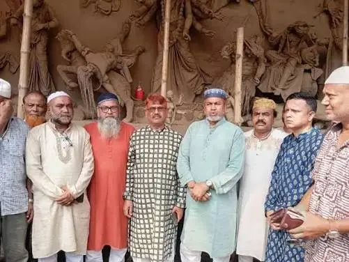 প্রতিমা ভাঙচুরের ঘটনায় দুর্গামন্দির পরিদর্শনে এমপি আবুল কালাম আজাদ