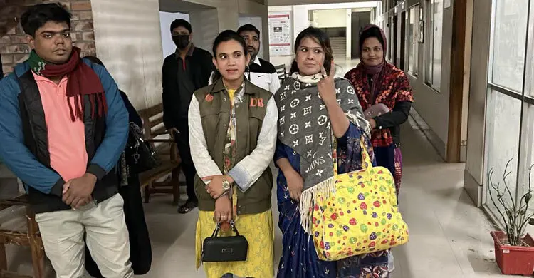 যশোরে মহিলা লীগ নেত্রীসহ তিনজন আটক