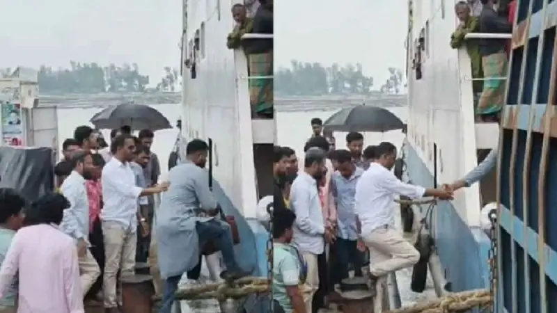 এমপিকে তুলতে মাঝনদী থেকে ফেরি ফিরিয়ে আনার অভিযোগ, ক্ষোভ যাত্রীদের