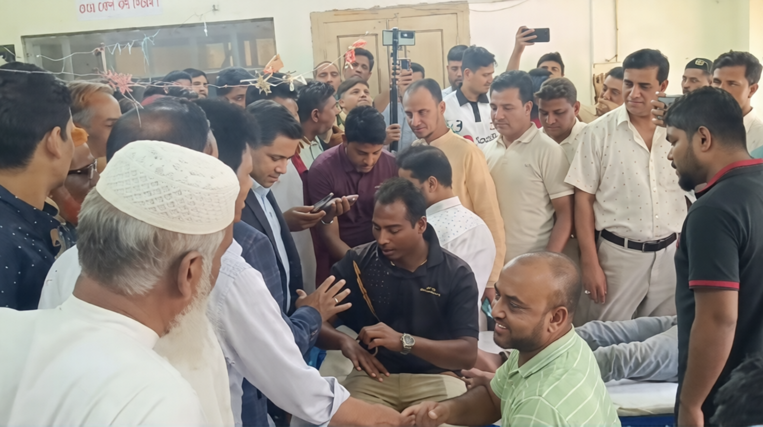 এমপি আসার খবরে রোগীদের সরিয়ে বেড দখল ২৩ নেতাকর্মীর