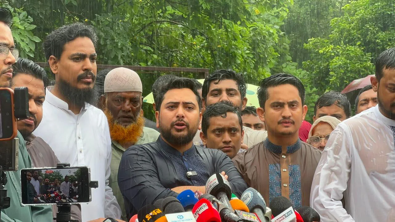 ৫ আগস্টের মধ্যে জুলাই স্মৃতি জাদুঘর না খুললে জনগণই খুলে দেবে: নাহিদ ইসলাম