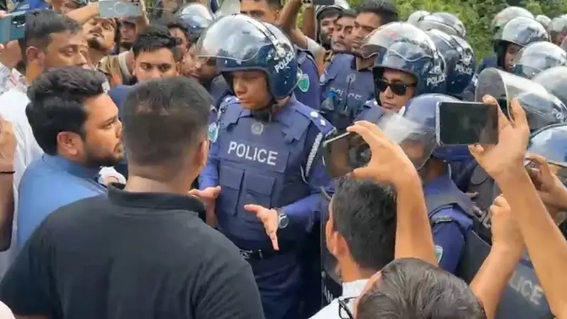 পুলিশের ব্যারিকেড পেরিয়ে হবিগঞ্জের পথে এনসিপির শীর্ষ নেতারা