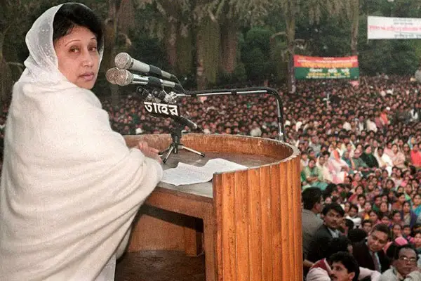 তিনবারের প্রধানমন্ত্রী ও টানা ৪১ বছর নেতৃত্বে এক প্রতিকীণার গল্প: খালেদা জিয়া