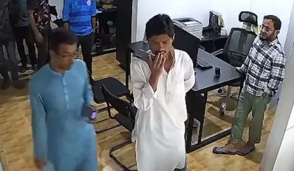 বাথরুমে গিয়ে স্ত্রী-সন্তানকে হ/ত্যার হু/মকি গ্রেপ্তার ১৬ ঘণ্টার মধ্যেই জামিন পেলেন যুবদল নেতা