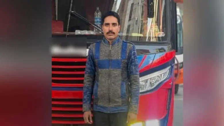 যশোরে নয় বছরের শিশুকে ধর্ষণের ঘটনায় মামলা, ফিরোজকে ধরতে ২৪ ঘণ্টার আল্টিমেটাম