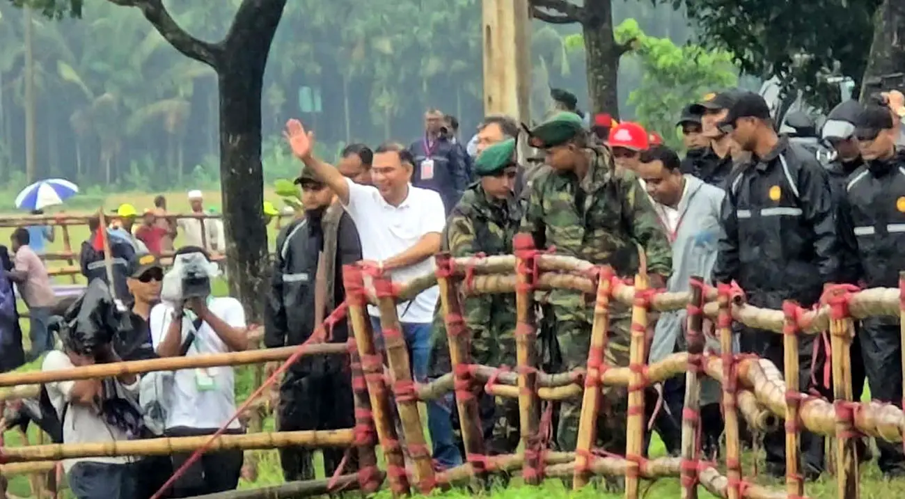 কক্সবাজার সফরের শুরুতেই পাতলী খাল পুনঃখননের উদ্বোধন করলেন প্রধানমন্ত্রী তারেক রহমান