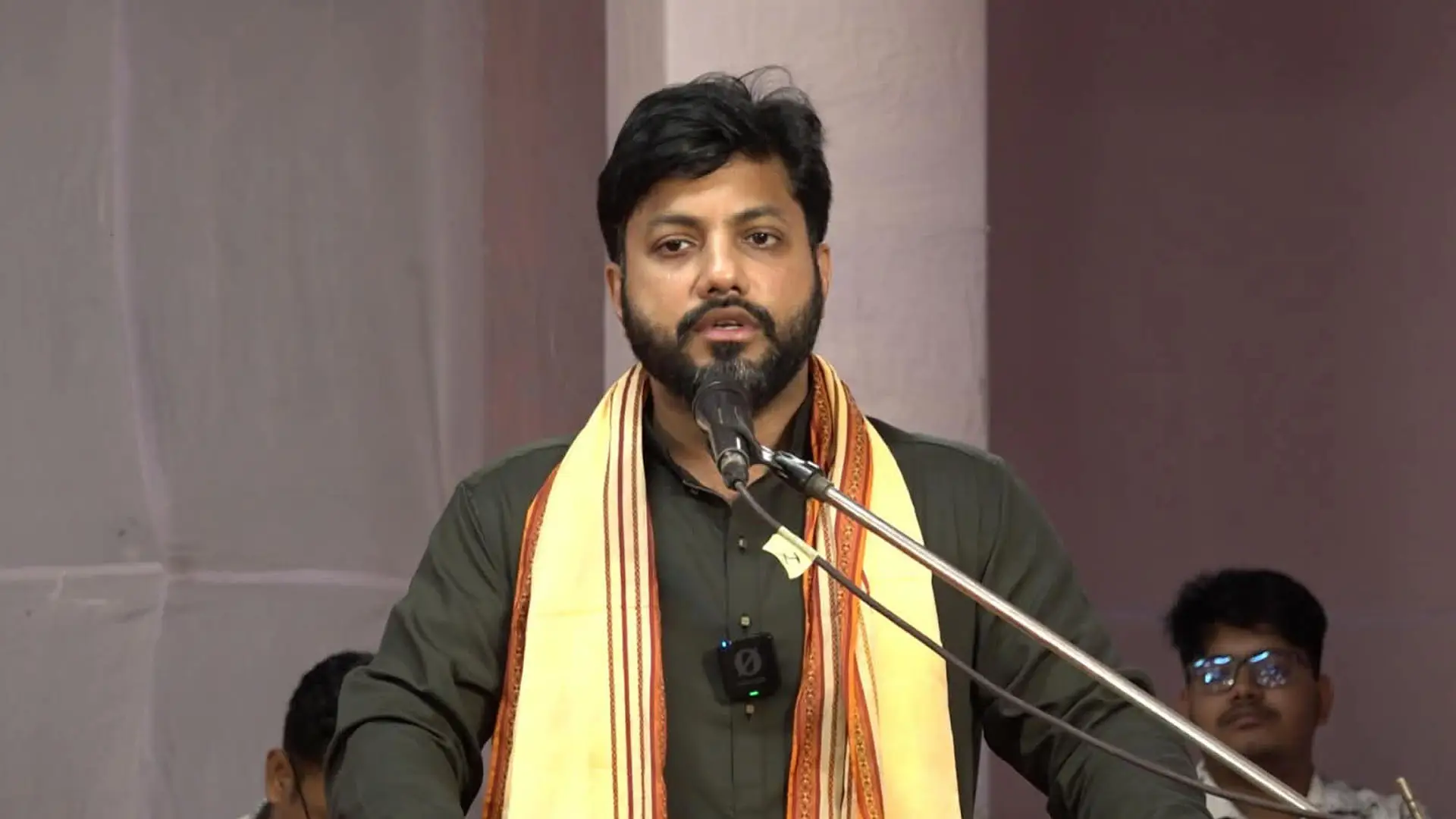 সবার আগে মানুষ, এরপর বাঙালি-এটাই আমাদের প্রধান পরিচয়: ইশরাক হোসেন