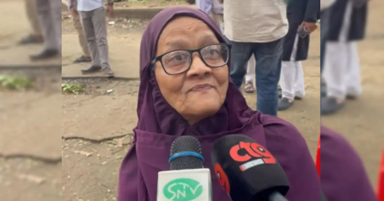 চট্টগ্রামে ৭৪ বছর বয়সী বৃদ্ধার এনসিপিতে যোগদান