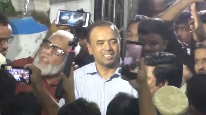 ১২ ঘণ্টা পর থানা থেকে ছাড়া পেলেন বিএনপি নেতা রেজাউল কাইয়ুম