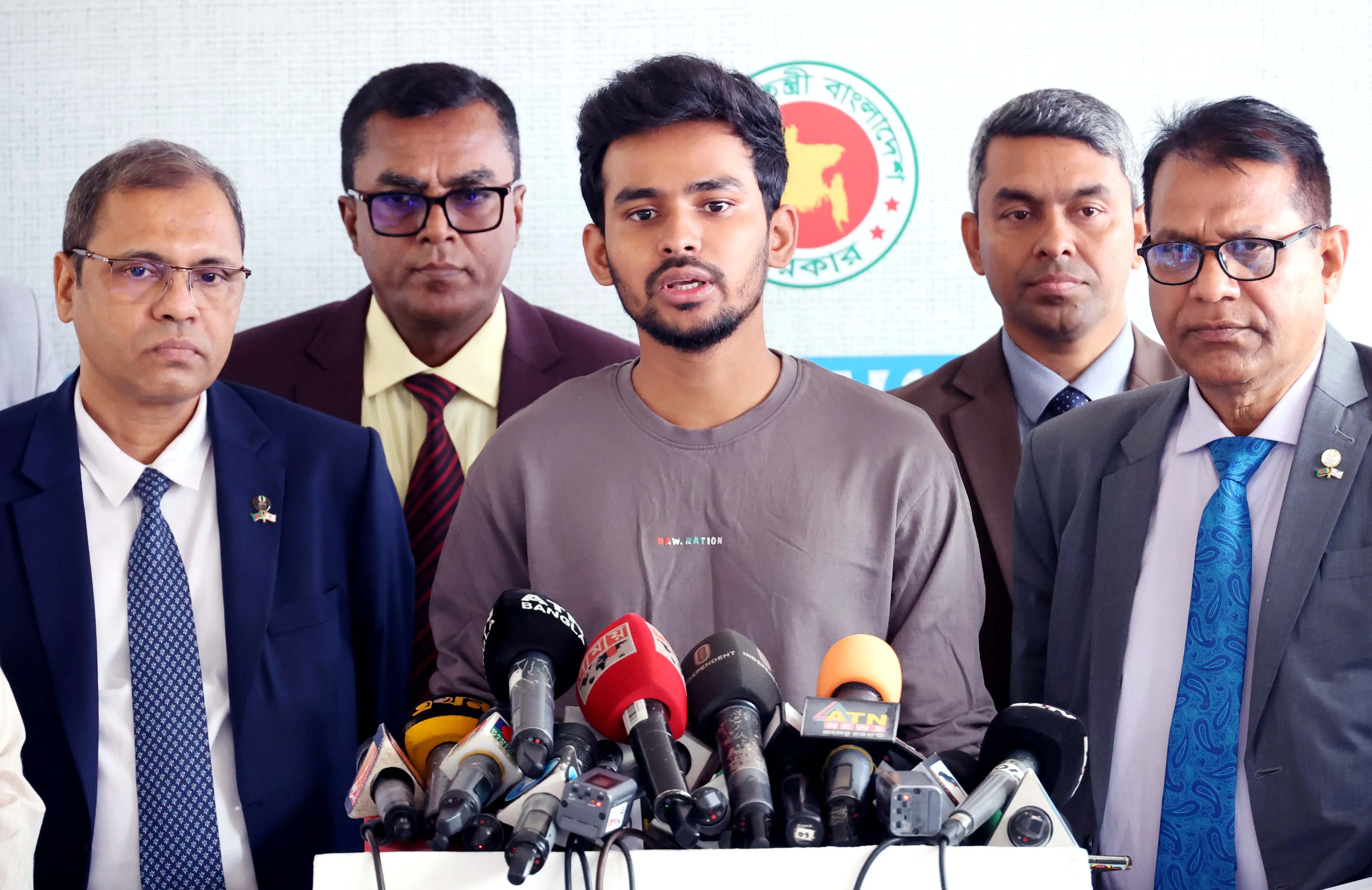 শহরাঞ্চলে ভোটের অঙ্কে ভয়, স্থানীয় নির্বাচন দিচ্ছে না সরকার