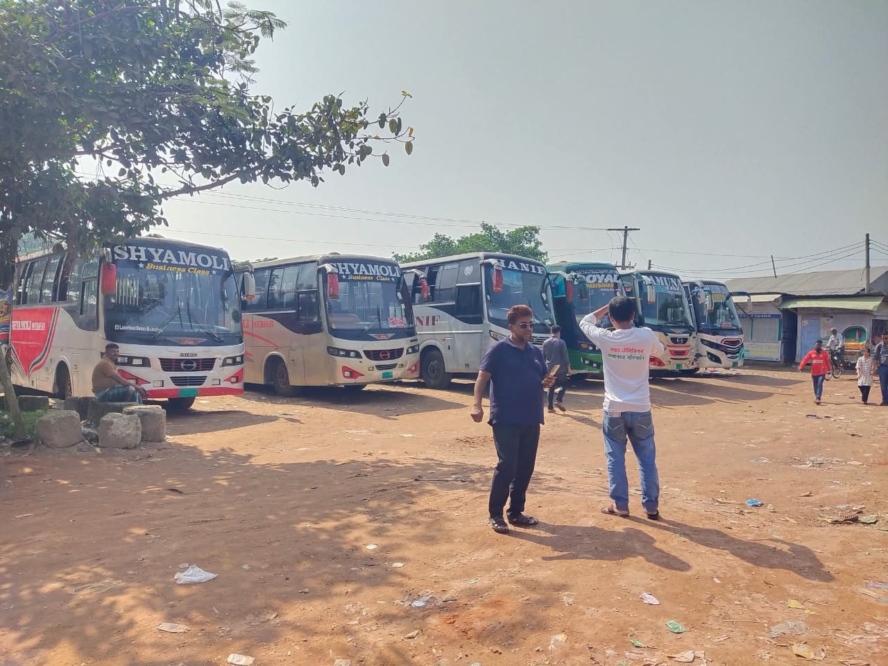 নিষিদ্ধ আওয়ামী লীগের লকডাউন ডাকা কে কেন্দ্র করে স্বরূপকাঠী থেকে ঢাকাগামী বাস চলাচল বন্ধ