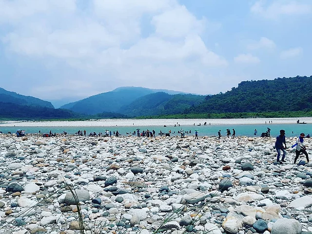 টানা বৃষ্টি ও পাহাড়ি ঢলে তলিয়ে গেছে সুনামগঞ্জের সাদা পাথর, পর্যটন কেন্দ্র বন্ধ