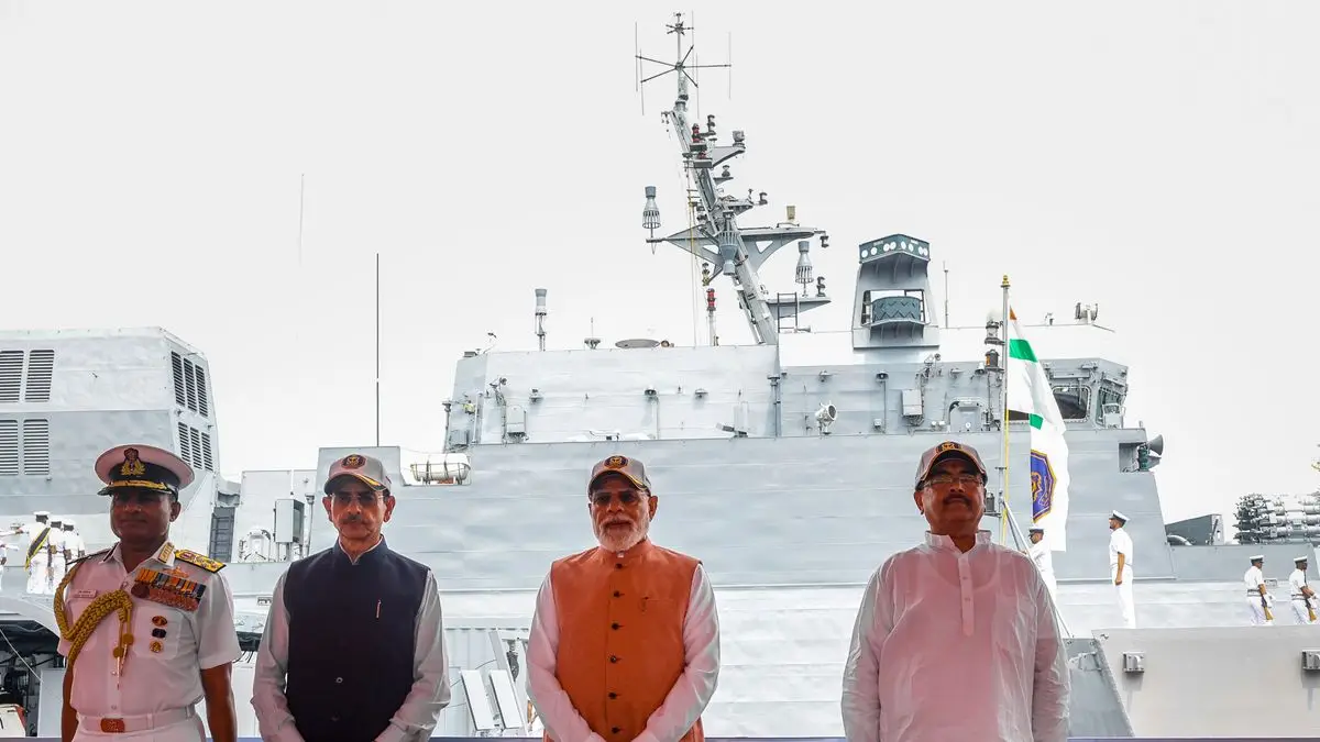 ভারতের নৌবাহিনীতে যুক্ত হলো তিন অত্যাধুনিক যুদ্ধজাহাজ