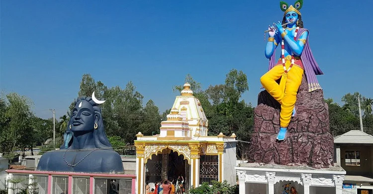 গাইবান্ধায় বিশাল মূর্তি নির্মাণ ঘিরে বিতর্ক: প্রশাসনের নজরদারিতে প্রকল্প, প্রশ্ন অর্থায়ন ও অনুমোদন নিয়ে