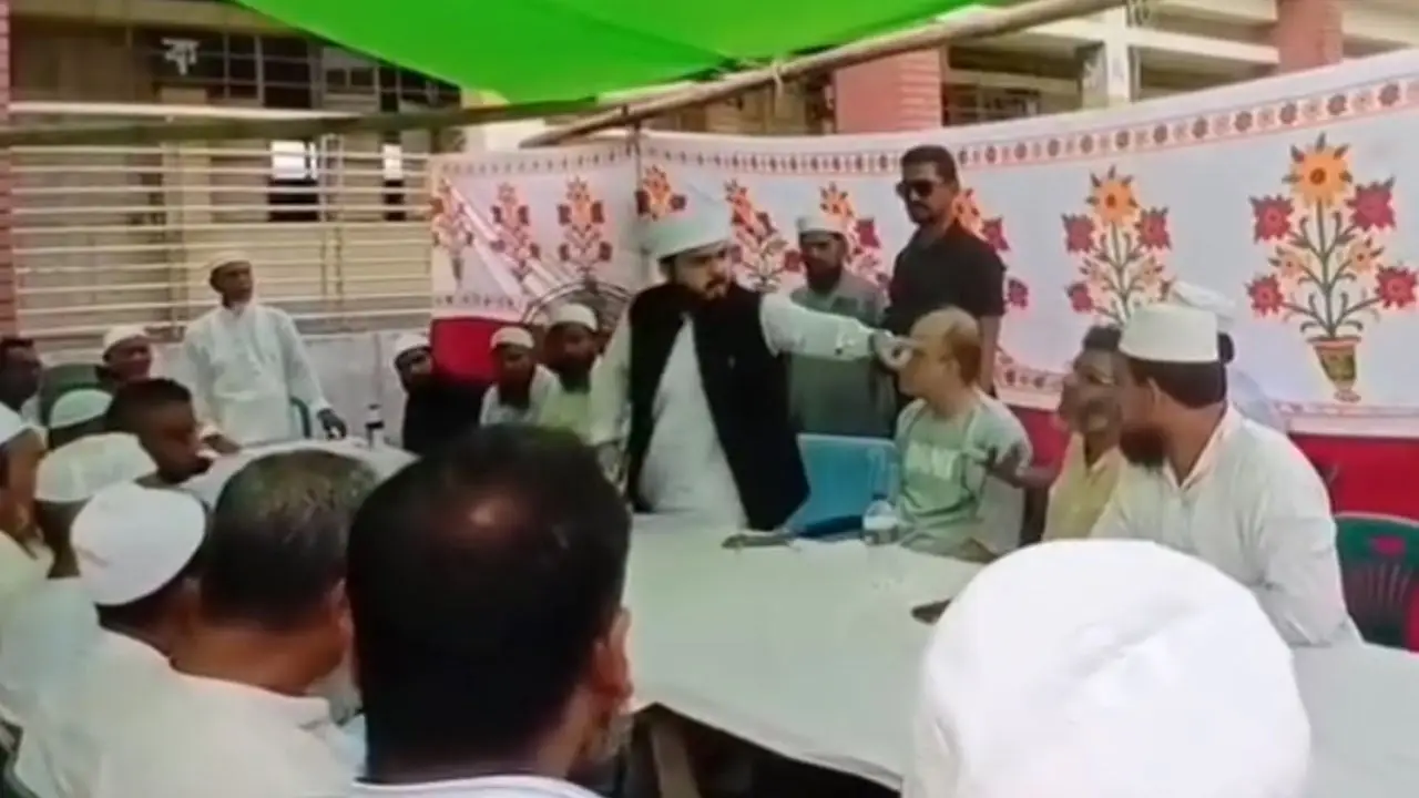 সালিশ বৈঠকে এমপির টেবিল চাপড়ানোর ভিডিও ভাইরাল, সমালোচনা